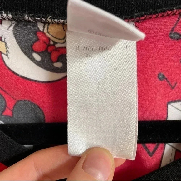 Disney Mickey Mouse Scrub Top Medical Work Wear Red Black Minnie Mouse Top M - Picture 10 of 10